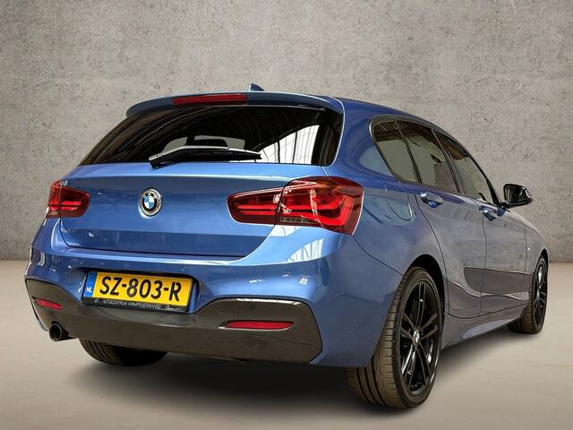 BMW 1-SERIE 118i M Sport High Executive Automaat (GROOT NAVI, M PAKKET, VIRTUAL COCKPIT, LEDER, STOELVERWARMING, SPORTSTOELEN, GETINT GLAS, PARKEERSENSOREN, NIEUWE APK, NIEUWSTAAT)