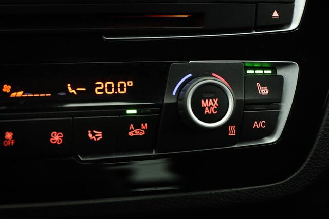 BMW 1-SERIE 118i Corporate Lease Executive | SPORT LINE / AUDIO MEDIA / COMFORT- PACK | DAB | DRAADLOZE LADER | STOELVERWARMING