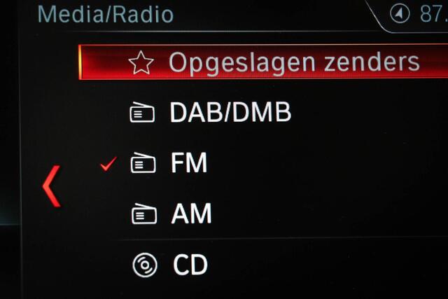 BMW 1-SERIE 118i Corporate Lease Executive | SPORT LINE / AUDIO MEDIA / COMFORT- PACK | DAB | DRAADLOZE LADER | STOELVERWARMING