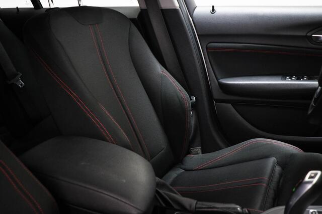 BMW 1-SERIE 118i Corporate Lease Executive | SPORT LINE / AUDIO MEDIA / COMFORT- PACK | DAB | DRAADLOZE LADER | STOELVERWARMING