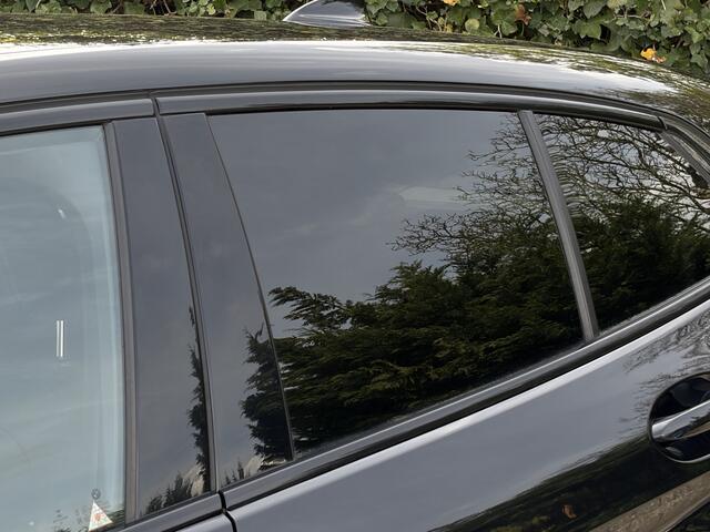 BMW 1-SERIE 118i | M-Sport | HiFi | Trekhaak | Getint Glas