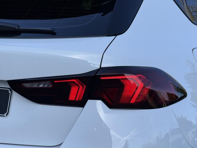 BMW 1-SERIE 120 | Full M-Performance | M-Sport Pro | 19'' | Panorama. | Driv. Ass. | Park. Plus | Head-Up | Comf. Acc. | Stuur + stoelverw.