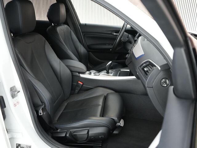 BMW 1-SERIE M140i 340pk High Executive |Custom sportuitlaat|Maxton|Apple Carplay|Comfort Access|stoelverwarming|lederen sportstoelen|M sportonderstel|Shadow Line|