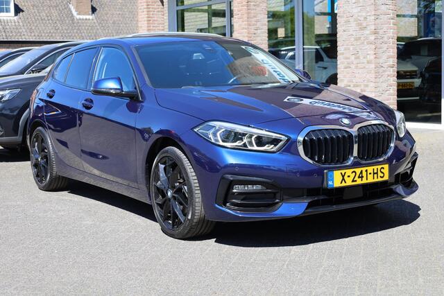 BMW 1-SERIE 118i High Executive STOELVERWARMING 18"LMV CRUISE NAVI 2xPDC CLIMA HALFLEER M-STUUR