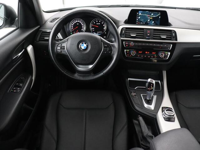 BMW 1-SERIE 118i Executive | Schuifdak | Leder | Stoelverwarming | Camera | Full LED | Navigatie | Parkeerhulp | Climate control | Bluetooth | Cruise control