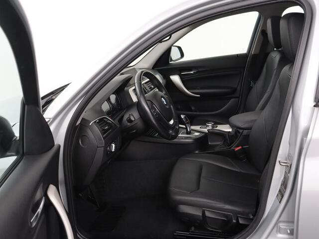 BMW 1-SERIE 118i Executive | Schuifdak | Leder | Stoelverwarming | Camera | Full LED | Navigatie | Parkeerhulp | Climate control | Bluetooth | Cruise control
