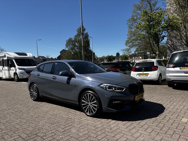 BMW 1-SERIE 118i Executive Edition Navi Lmv Cruise Pdc Nap