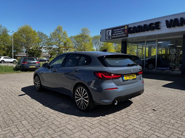 BMW 1-SERIE 118i Executive Edition Navi Lmv Cruise Pdc Nap