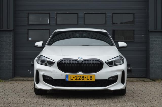 BMW 1-SERIE 118i Business Edition | M-PAKKET | CAMERA | ORG. NL |