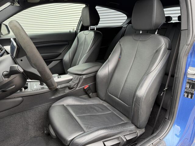 BMW 1-SERIE 120i Executive | Nieuw Binnen! | Leder | Stoelverwarming | Navi