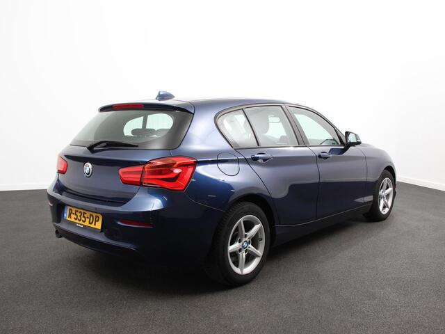 BMW 1-SERIE 116d Executive Lees opmerkingen! Cruise control Climate control Parkeersensoren Lichtmetalen velgen Elektrische ramen Radio Handel/ Export!