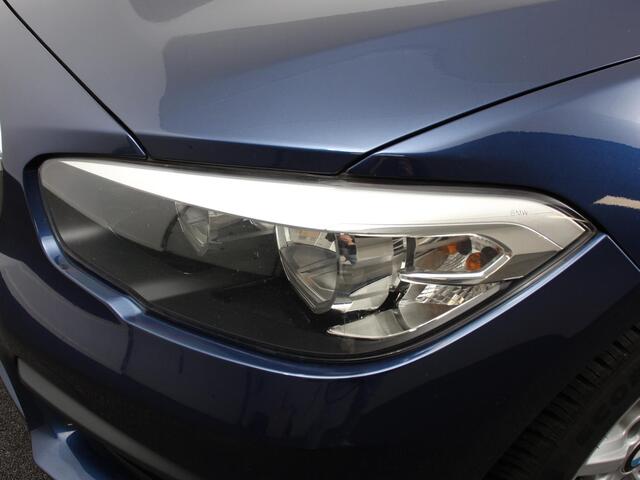BMW 1-SERIE 116d Executive Lees opmerkingen! Cruise control Climate control Parkeersensoren Lichtmetalen velgen Elektrische ramen Radio Handel/ Export!