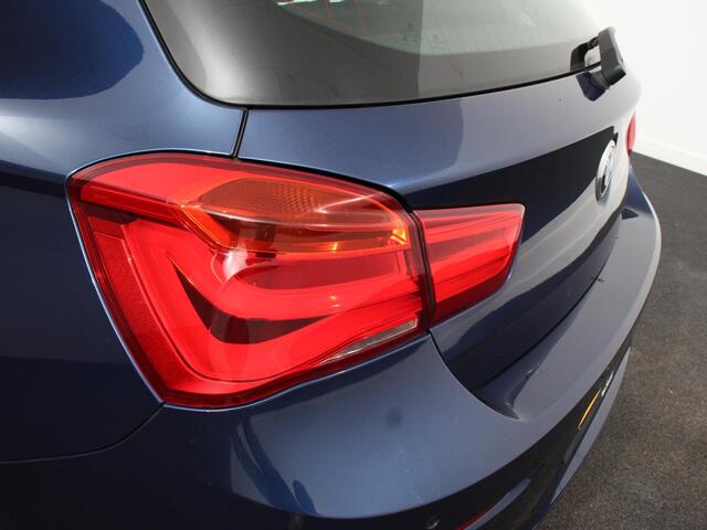 BMW 1-SERIE 116d Executive Lees opmerkingen! Cruise control Climate control Parkeersensoren Lichtmetalen velgen Elektrische ramen Radio Handel/ Export!