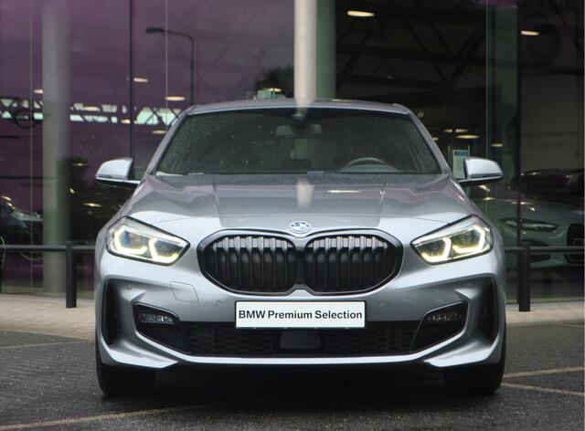 BMW 1-SERIE 118i Executive M Sport Automaat / Sportstoelen / Cruise Control / LED / M Sportonderstel / Cruise Control