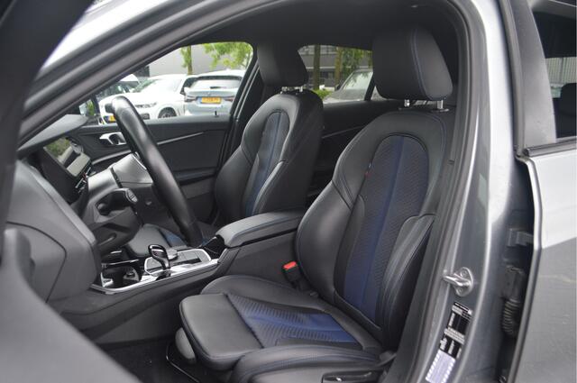 BMW 1-SERIE 118i Executive M Sport Automaat / Sportstoelen / Cruise Control / LED / M Sportonderstel / Cruise Control