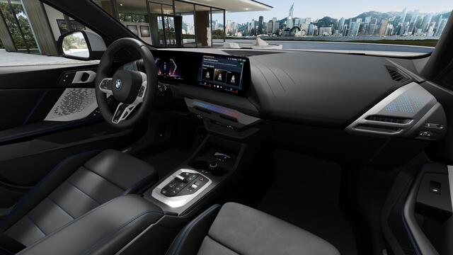 BMW 1-SERIE 120 M Sport Automaat / Sportstoelen / Achteruitrijcamera / M Adaptief onderstel / Adaptieve LED / Comfort Access / Parking Assistant / Stoelverwarming
