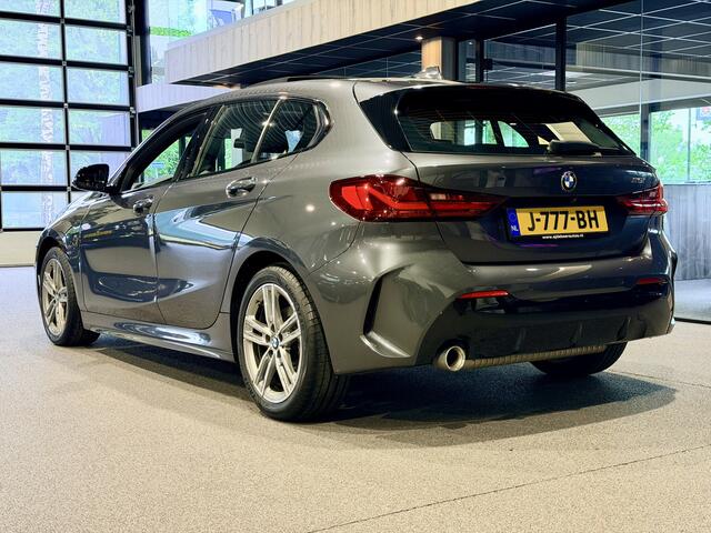 BMW 1-SERIE 118i Executive Edition M-Sport | Panorama | Camera | NAP | Stoelverwarming | Sfeerverlichting