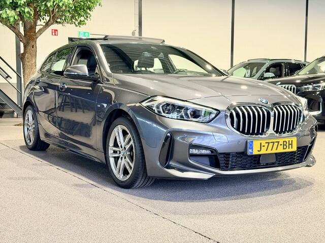 BMW 1-SERIE 118i Executive Edition M-Sport | Panorama | Camera | NAP | Stoelverwarming | Sfeerverlichting
