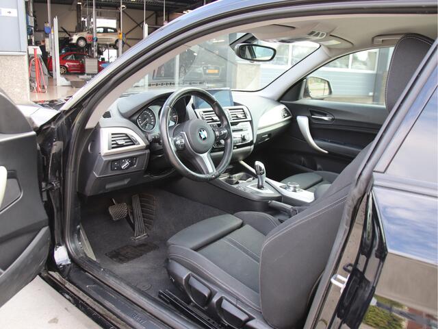 BMW 1-SERIE 118i M-Pakket Automaat, NL-Auto, LED, PDC SALE!!