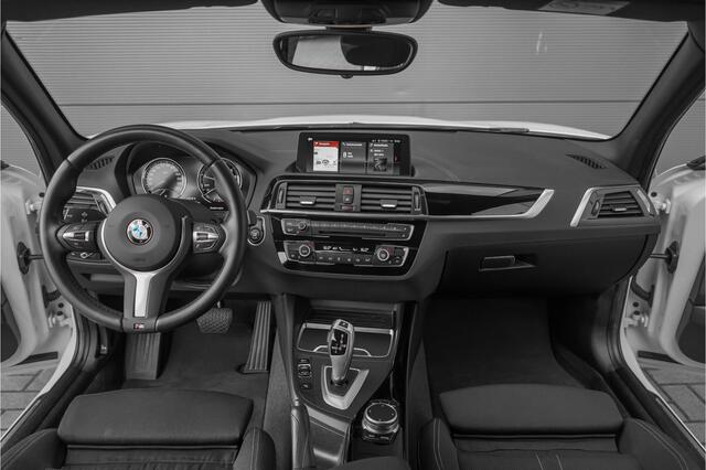 BMW 1-SERIE 118i Sport Line Edition M-Stuur Navi Pro Camera 34.000 KM