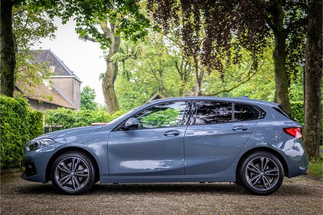 BMW 1-SERIE 118i Executive Sport Line Individual Storm Bay Shadow