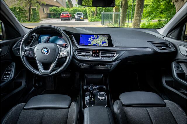 BMW 1-SERIE 118i Executive Sport Line Individual Storm Bay Shadow
