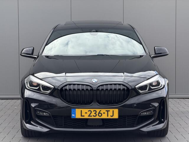 BMW 1-SERIE 120i M Sport Edition | Panorama | 19" | M Seats | HiFi Audio
