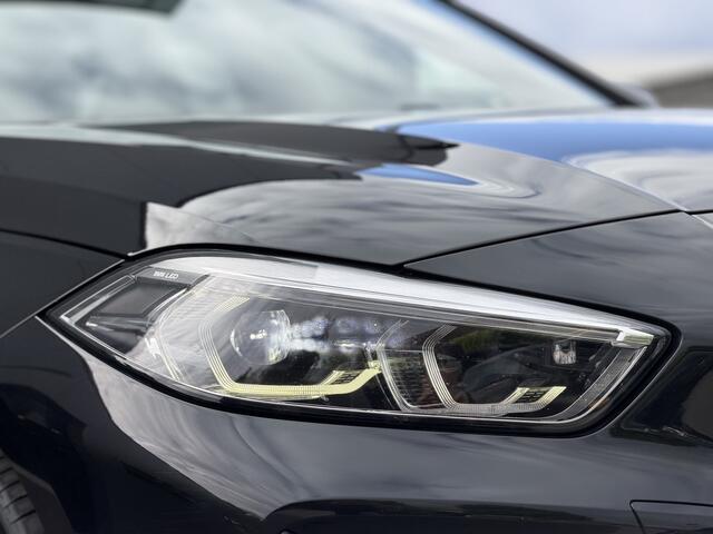 BMW 1-SERIE 120i M Sport Edition | Panorama | 19" | M Seats | HiFi Audio