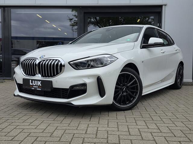 BMW 1-SERIE 118i High Executive + M-SPORT + KUIPSTOELEN + DIG DASHBOARD + LED