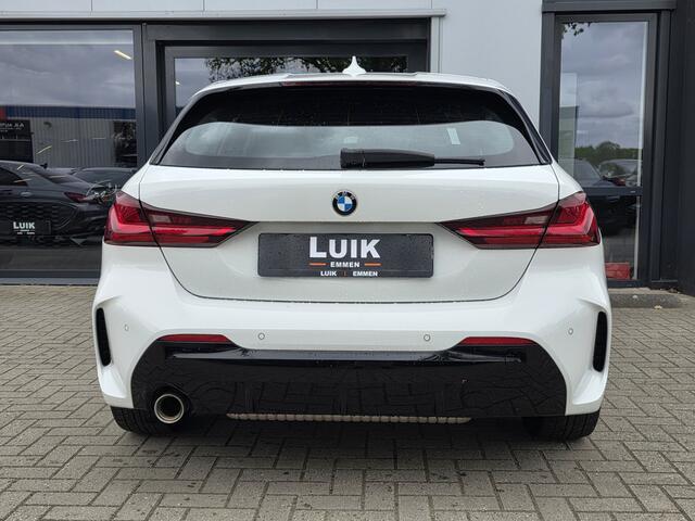 BMW 1-SERIE 118i High Executive + M-SPORT + KUIPSTOELEN + DIG DASHBOARD + LED