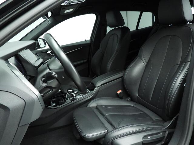 BMW 1-SERIE 5-deurs 118i | M-Sportpakket | LED | Leder | Navigatie | Stoelverwarming | Sportstoelen | DAB | Alu 18 inch