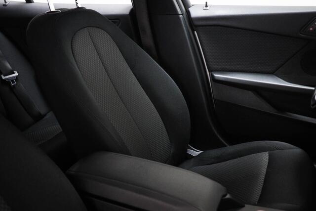 BMW 1-SERIE 118i Business Edition | PARKING PACK | DAB | APPLE | NAVI | CAMERA | 17"