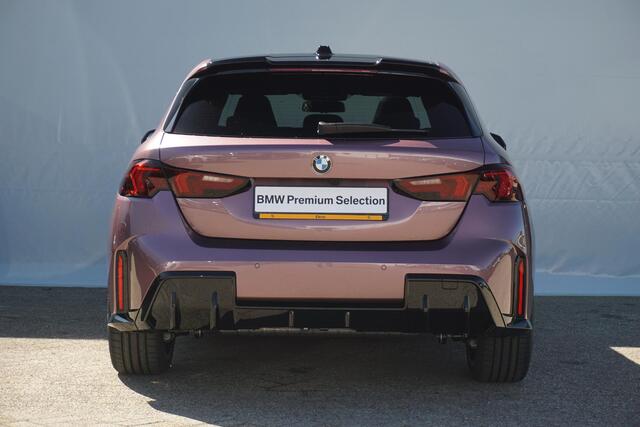 BMW 1-SERIE 120 | M Sportpakket Pro | Harman Kardon | Panoramadak | Stuurwielrand verwarmd | Trekhaak