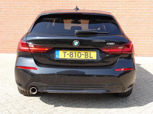 BMW 1-SERIE 118i Introduction Edition Automaat Navigatie Virtual Cockpit Parkeersensoren Ledverlichting HiFi audio Cruise Control Climate Control Getinte ramen