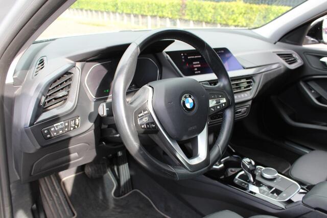 BMW 1-SERIE 118i Automaat Sportline | Panoramdak | Stoelverwarming