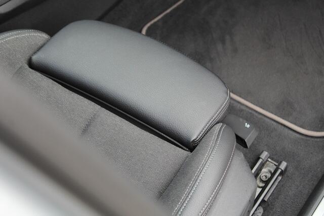 BMW 1-SERIE 118i Automaat Sportline | Panoramdak | Stoelverwarming