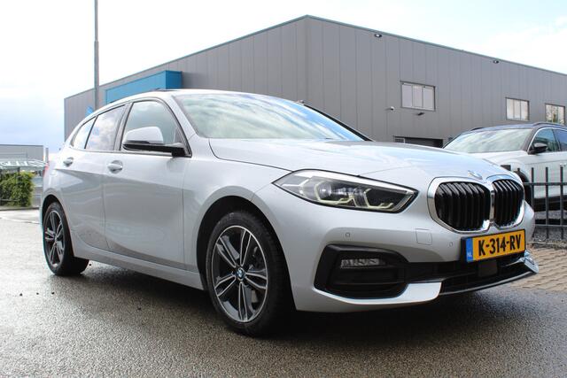 BMW 1-SERIE 118i Automaat Sportline | Panoramdak | Stoelverwarming