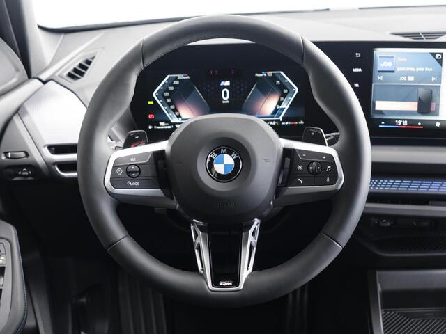 BMW 1-SERIE 120 | M Sportpakket | Stuurwielrand verwarmd | Comfort Access | Achteruitrijcamera | Stoelverwarming | 18''