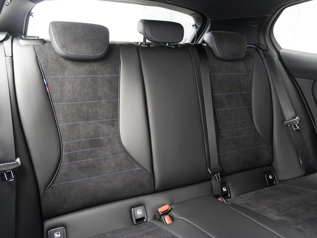 BMW 1-SERIE 120 | M Sportpakket | Stuurwielrand verwarmd | Comfort Access | Achteruitrijcamera | Stoelverwarming | 18''