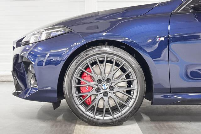 BMW 1-SERIE 120 | M-Sport Pro | Innovation Pack | Driving Assistant | Harman/Kardon | Head-up Display | Panoramadak | Comfort Access | Huisselectie 750