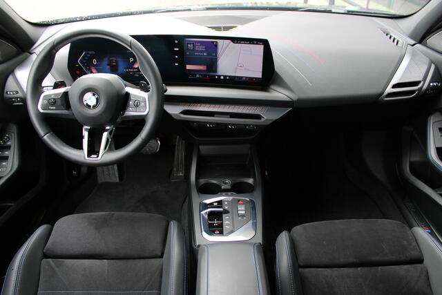 BMW 1-SERIE 120 M Sport Automaat / Sportstoelen / Comfort Access / Achteruitrijcamera / Adaptieve LED / Harman-Kardon