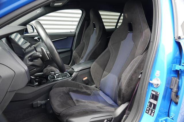 BMW 1-SERIE M135i xDrive High Executive | M Performance | HUD | Memory | Stuur/Stoelverw. |