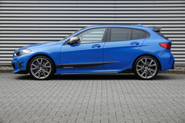 BMW 1-SERIE M135i xDrive High Executive | M Performance | HUD | Memory | Stuur/Stoelverw. |