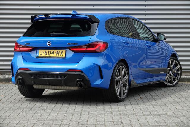 BMW 1-SERIE M135i xDrive High Executive | M Performance | HUD | Memory | Stuur/Stoelverw. |