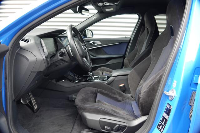 BMW 1-SERIE M135i xDrive High Executive | M Performance | HUD | Memory | Stuur/Stoelverw. |