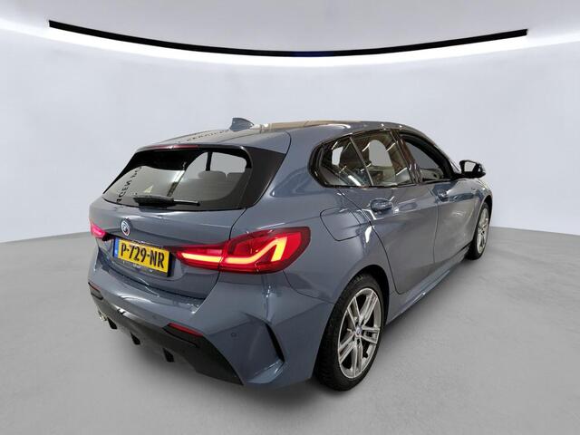 BMW 1-SERIE 118i Business Edition Automaat / Navigatie / Panoramadak / Leder