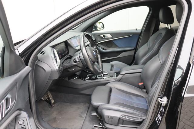 BMW 1-SERIE 118i 140PK Automaat Executive Edition M-Sport Sportstoelen/Parkeerhulp/Navigatie/Cruise-control