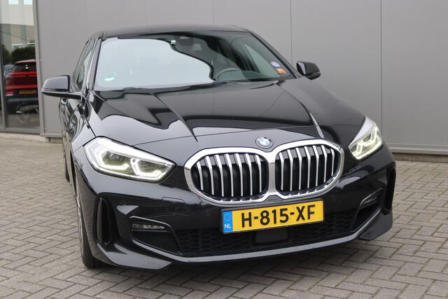 BMW 1-SERIE 118i 140PK Automaat Executive Edition M-Sport Sportstoelen/Parkeerhulp/Navigatie/Cruise-control