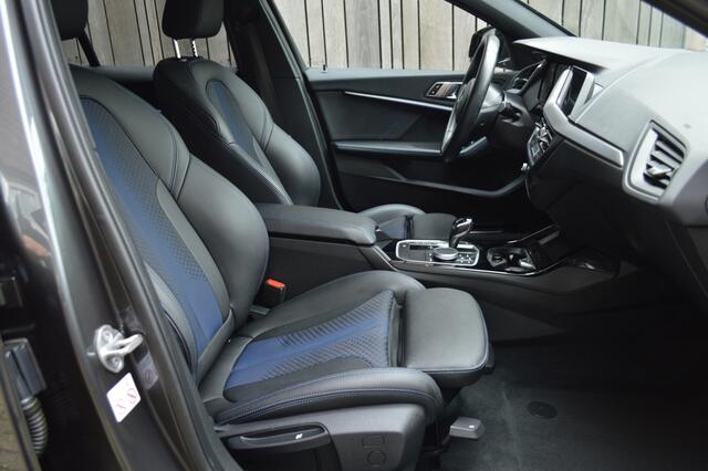 BMW 1-SERIE 118i M-Sport Led Panorama CarPlay Pdc