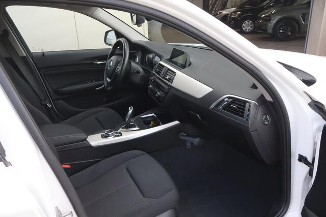 BMW 1-SERIE 118i Corporate Lease Climate I Keyless S I Parksens A -- Tweede Pinksterdag geopend van 11.00 t/m 16.00 --